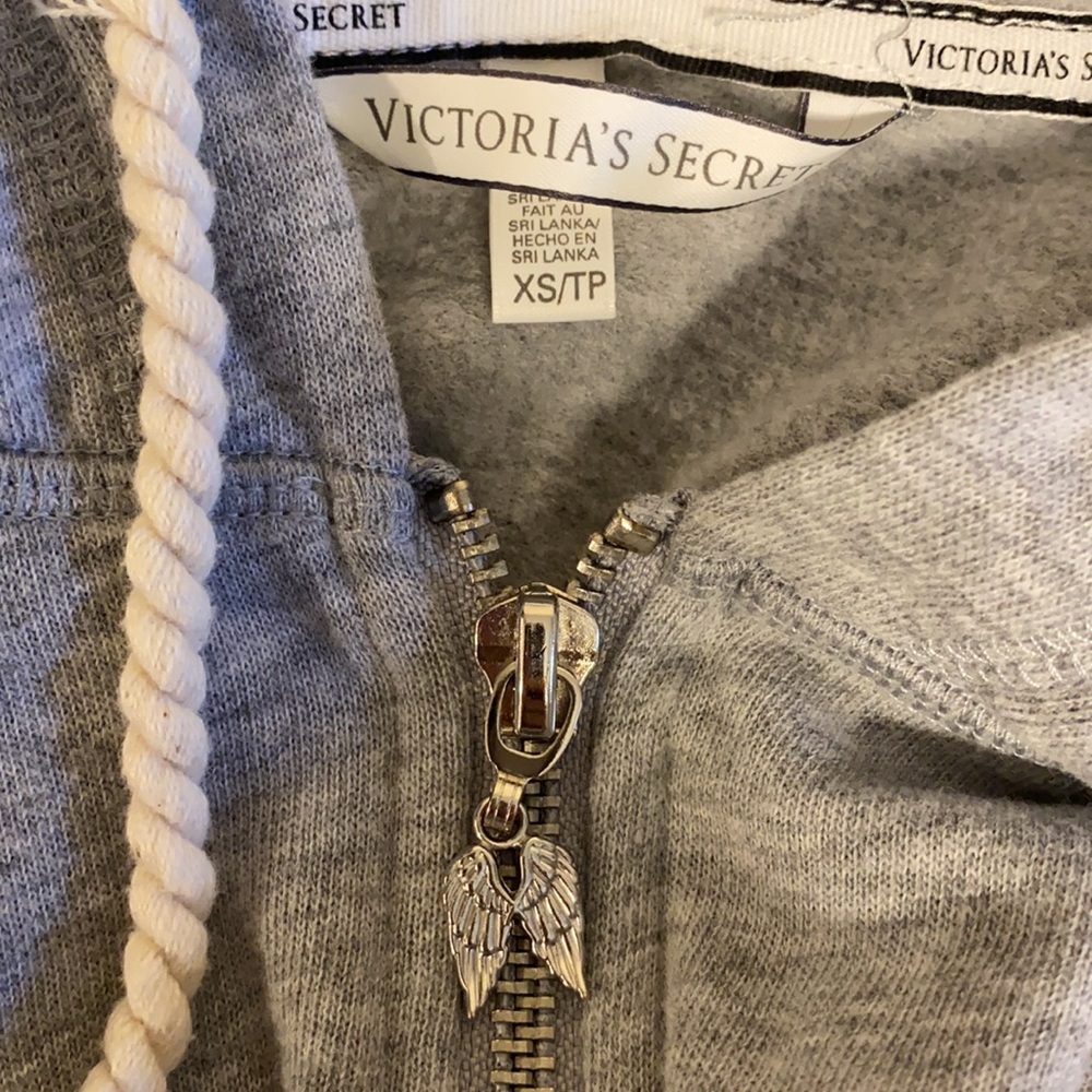 Tank top, zip up jacket, and shorts set - Picture 9 of 9